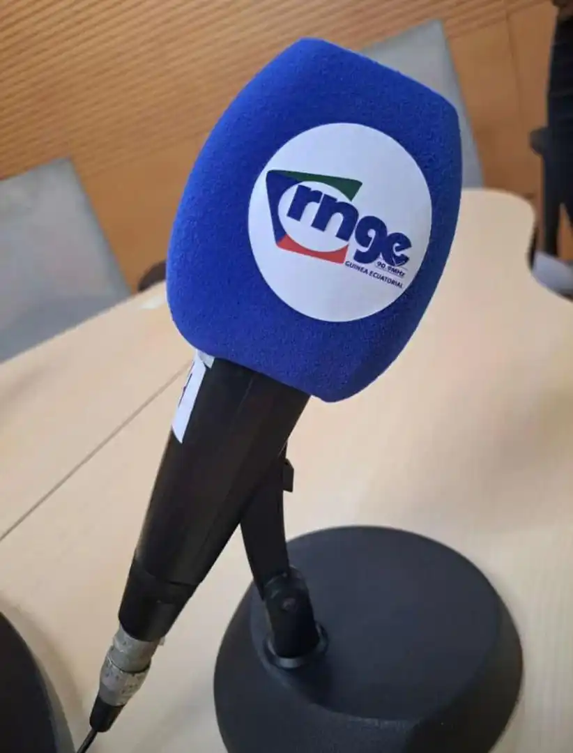 Imagen de un micrófono profesional de radio. Imagen de: www.freepik.com